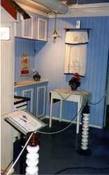 Kjøkkeninteriør med elektroelementer.