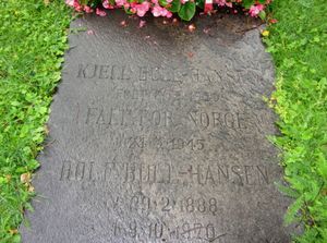 Kjell Bull-Hansen gravminne Oslo.jpg