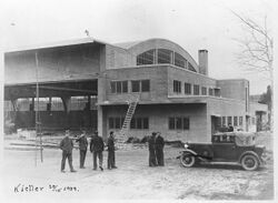 Nøytralitetsvakt ved Jagerbataljonens ennå uferdige hangar 20. oktober 1939, sett fra siden som vender mot Storgata.