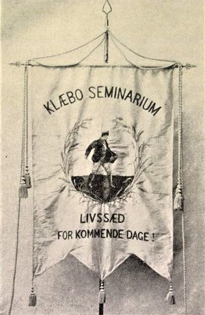 Klæbu seminar fane fra 1889.JPG