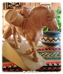 Kløvhest i tre hører til de mer avanserte trearbeidene. Foto Bjørn Sørvang Hansen.