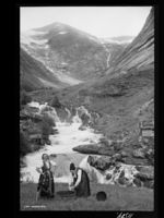 Klesvask på fjellet. Mellom1900 og 1940