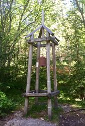 Klokketårnet på toppen av Gjelleråsen varslet motgående trafikk som skulle opp den trange delen av Kongeveien om at de måtte vente.