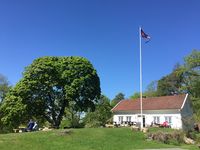 68. Knudsrød turisthytte Hortensmarka mai 2017.JPG