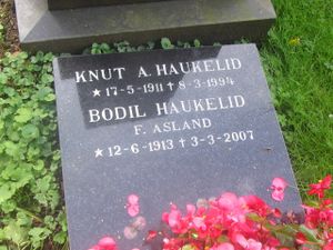 Knut Haukelid gravminne.jpg
