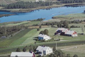 Kolsrud nedre og øvre Brandval vestside 1962.jpg