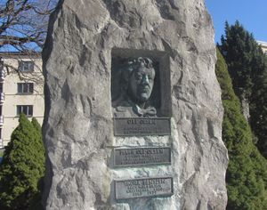 Komponist Ole Olsen gravminne.jpg