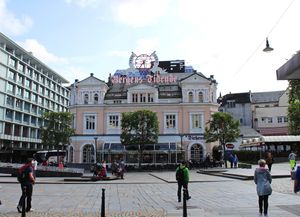 Kong Olav Vs plass Bergen 2015.jpg
