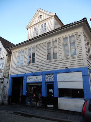 Kong Oscars gate 10.jpg