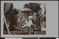 310. Kongebesøket 1906 ukjent sted - no-nb digifoto 20160218 00297 bldsa PK14034.jpg