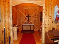 Koret i Hindrem stavkirke, innvigd 2012. Foto: Rolf-Arne Evensen (2018).