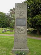 Krigsminnesmerke på Tjøme kirkegård. Foto: Stig Rune Pedersen