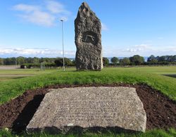 Krigsminnesmerket ved Borre kirke. Foto: Stig Rune Pedersen (2013).