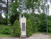 Krigsminnesmerke ved Disen holdeplass, 1948. Foto: Stig Rune Pedersen