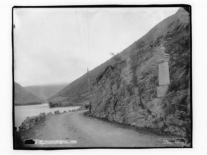 Kringen med Sinclairs Monument med Landveisparti og Laugen - NB MS G4 0311.jpg