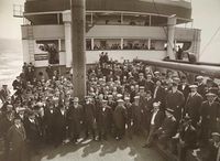 Fra D/S Kristianiafjords første tur, mellom Kristiania og Bergen i juni 1913. Kong Haakon VII er tilstede på bildet. Foto: Anders Beer Wilse/Oslo Museum