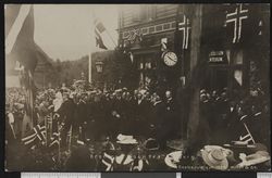 På Fåberg stasjon. Foto: Ukjent / Nasjonalbiblioteket