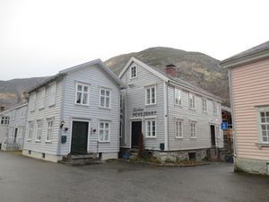 Lærdalsøyri eldre bebyggelse 2013 2.jpg