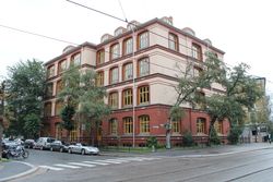 Frk. Rolls Pigeinstitut (senere Vestheim pikeskole/Elisenberg skole) i Løvenskiolds gate 1 i Oslo (1898)