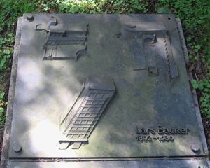 Lars Backer gravminne 2.JPG