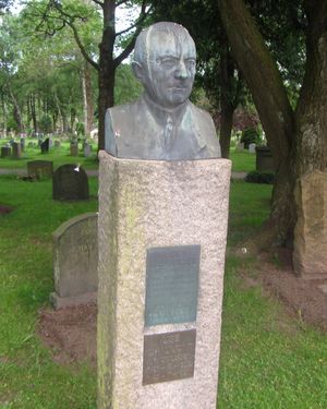 Lars Rasmussen gravminne.jpg