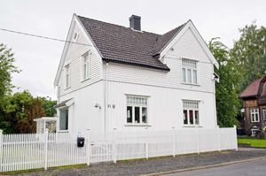 Larvik, Amtmann Michelets vei 11.jpg