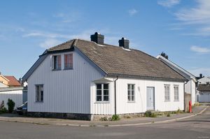 Larvik, Cort Adelers gate 02.jpg