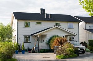 Larvik, Doktorveien 23-25.jpg