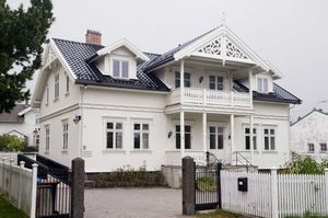 Larvik, Dr Holms vei 01.jpg