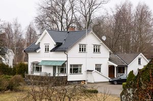 Larvik, Dr Holms vei 17.jpg