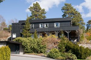 Larvik, Dr Holms vei 44.jpg