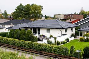 Larvik, Dr Holms vei 60.jpg