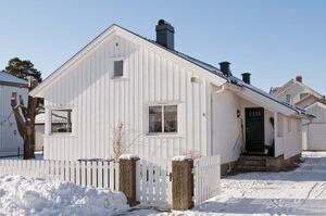 Larvik, Furuveien 08.jpg