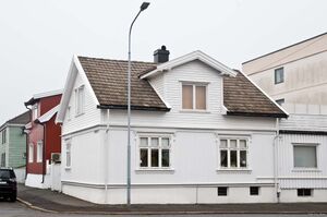 Larvik, Helgesens gate 10.jpg