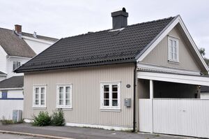 Larvik, Helgesens gate 11.jpg