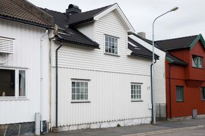 Larvik, Helgesens gate 17.jpg