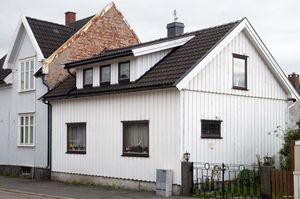 Larvik, Helgesens gate 24.jpg