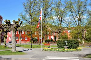 Larvik, Herregårdssletta-1.jpg