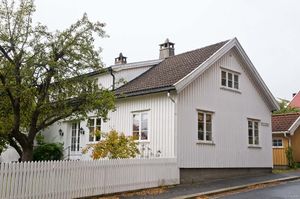 Larvik, Kirkegata 02.jpg