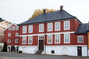 Larvik, Kirkestredet 10.jpg