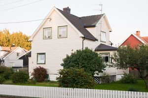 Larvik, Lerkelundveien 06.jpg