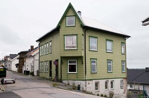 Larvik, Mellom Bøkeligate 19.jpg