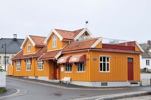 Larvik, Nedre Damsbakken 02.jpg