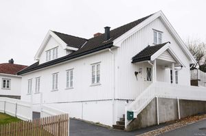 Larvik, Nedre Damsbakken 05.jpg