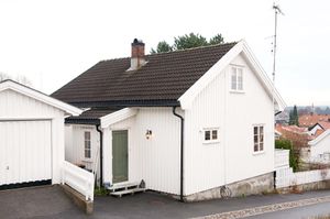 Larvik, Nedre Damsbakken 08.jpg