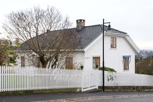 Larvik, Nedre Damsbakken 10.jpg