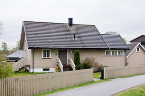 Larvik, Sophus Bugges vei 20 F.jpg