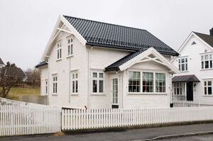 Larvik, Sveins gate 13.jpg