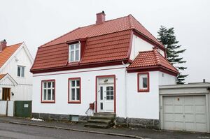 Larvik, Sveins gate 24.jpg