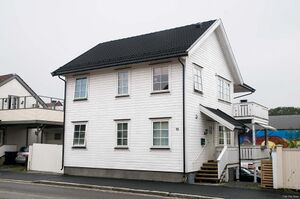 Larvik, Sverres gate 12.jpg